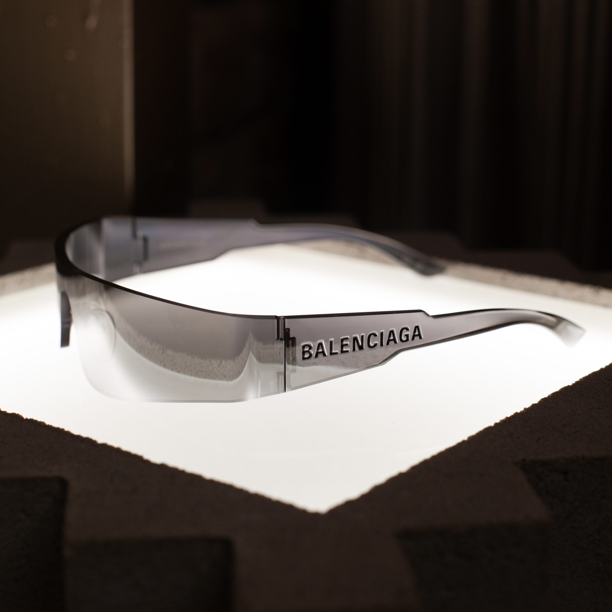 Окуляри сонцезахисні BALENCIAGA BB0041S 002 99 1 125 4 Окуляри сонцезахисні BALENCIAGA BB0041S 002 99 1 125 - Зображення 4