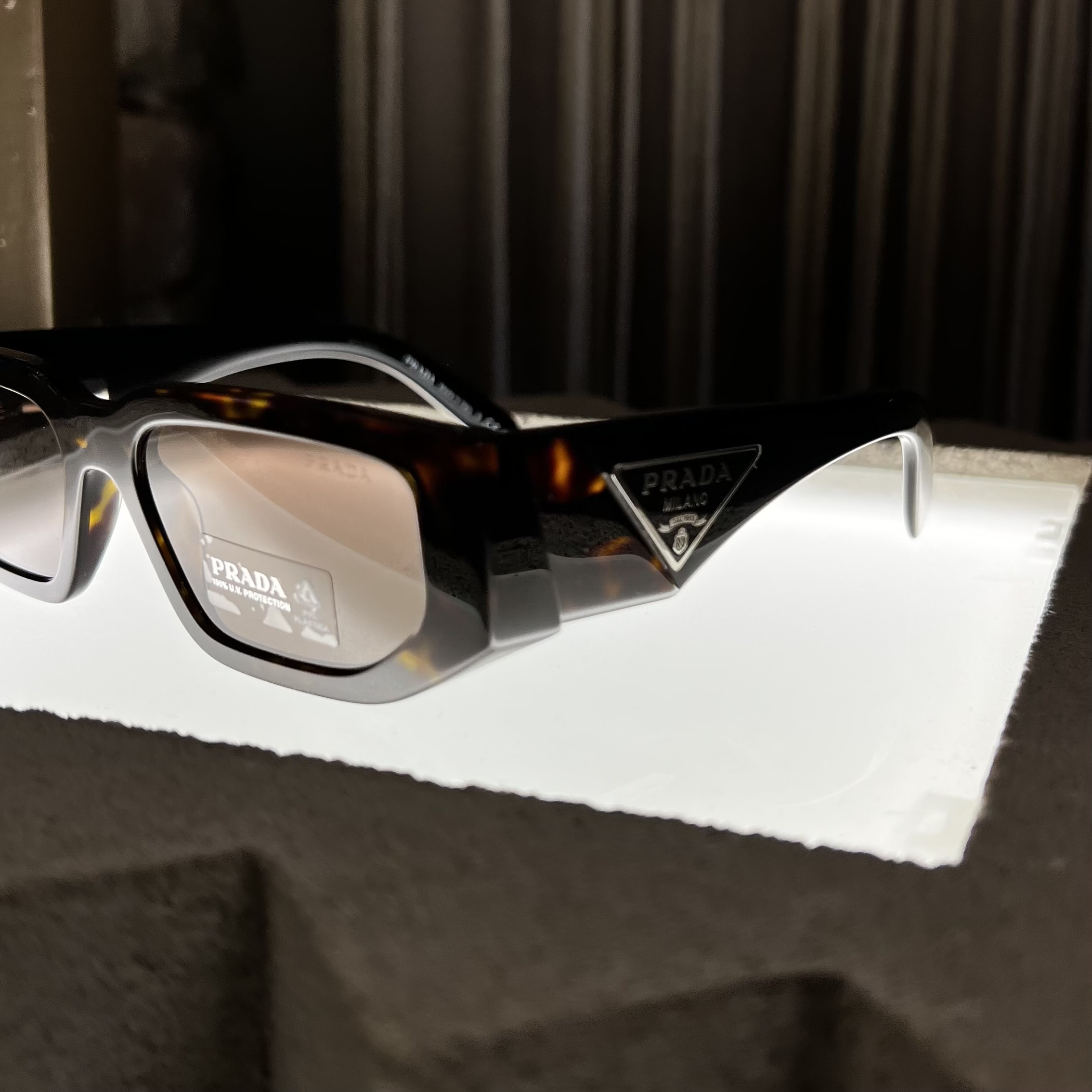 Окуляри сонцезахисні PRADA PR 09ZS 2AU06B 54 18 140 3N 2 Окуляри сонцезахисні PRADA PR 09ZS 2AU06B 54 18 140 3N - Зображення 2