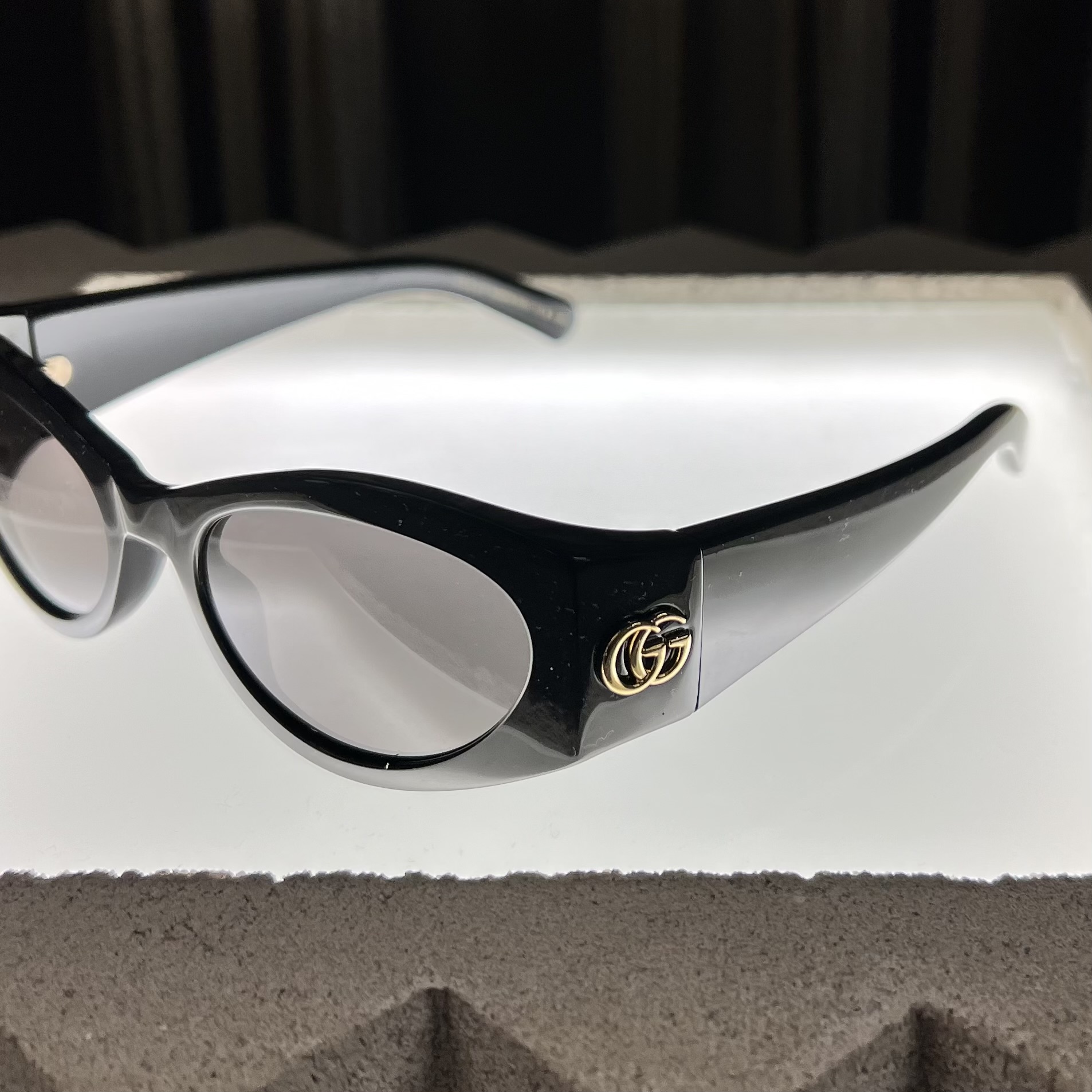 Окуляри сонцезахисні GUCCI GG1401S 001 53 19 130 4 Окуляри сонцезахисні GUCCI GG1401S 001 53 19 130 - Зображення 4