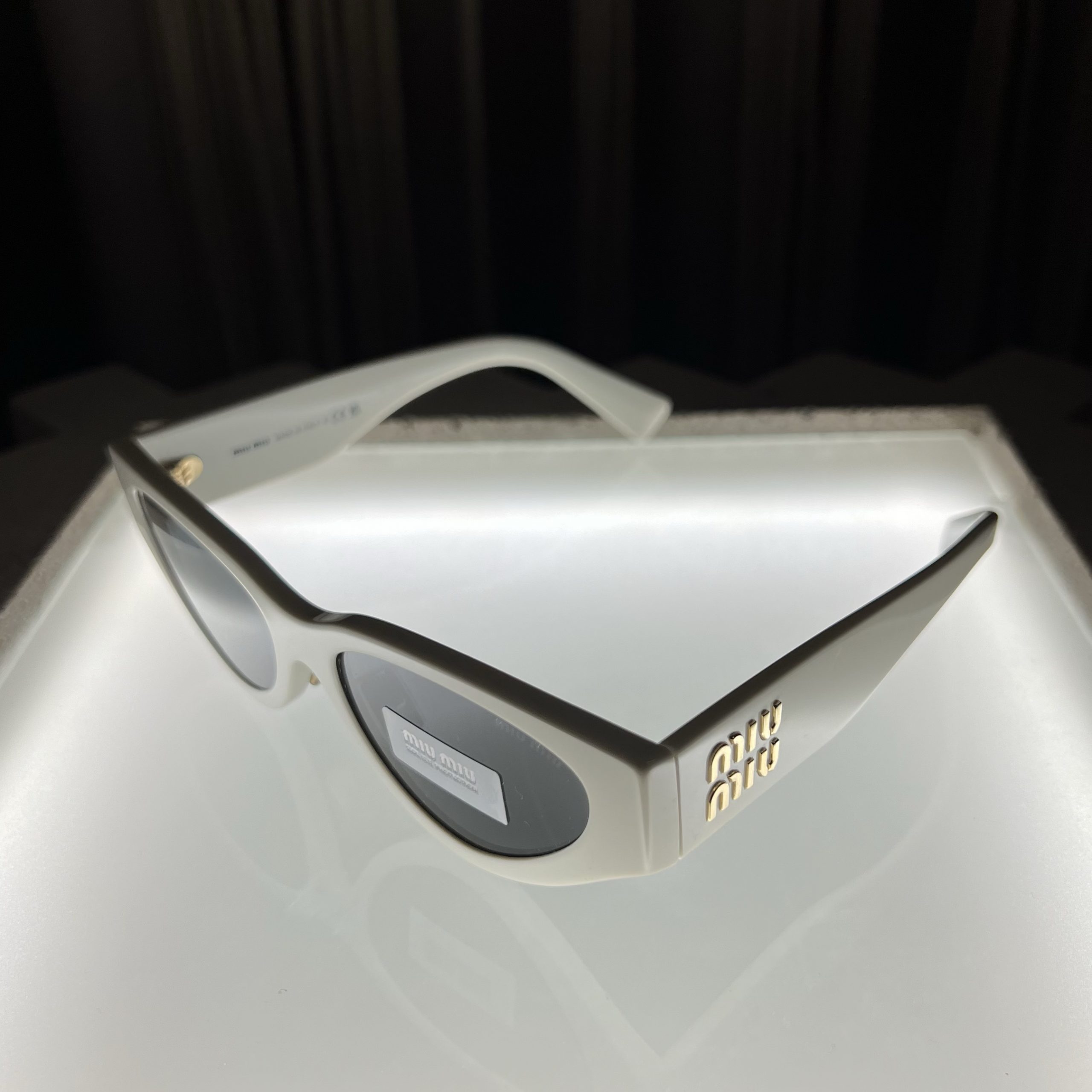 Окуляри сонцезахисні MIU MIU SMU 03Z 54 17 142-5SO 140 3N 5 Окуляри сонцезахисні MIU MIU SMU 03Z 54 17 142-5SO 140 3N - Зображення 5