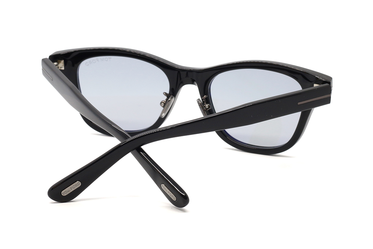Окуляри сонцезахисні TOM FORD FT1353-D-N 01A 52 3 Окуляри сонцезахисні TOM FORD FT1353-D-N 01A 52 - Зображення 3
