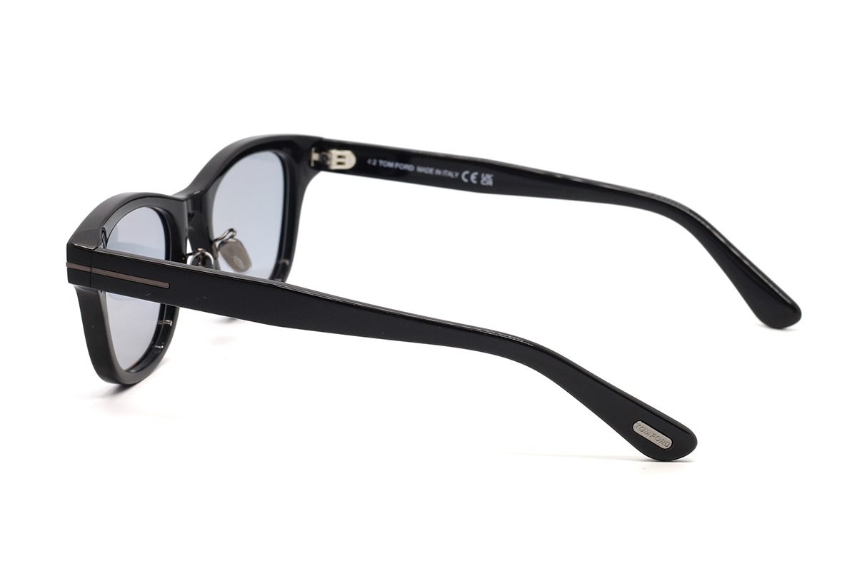 Окуляри сонцезахисні TOM FORD FT1353-D-N 01A 52 4 Окуляри сонцезахисні TOM FORD FT1353-D-N 01A 52 - Зображення 4