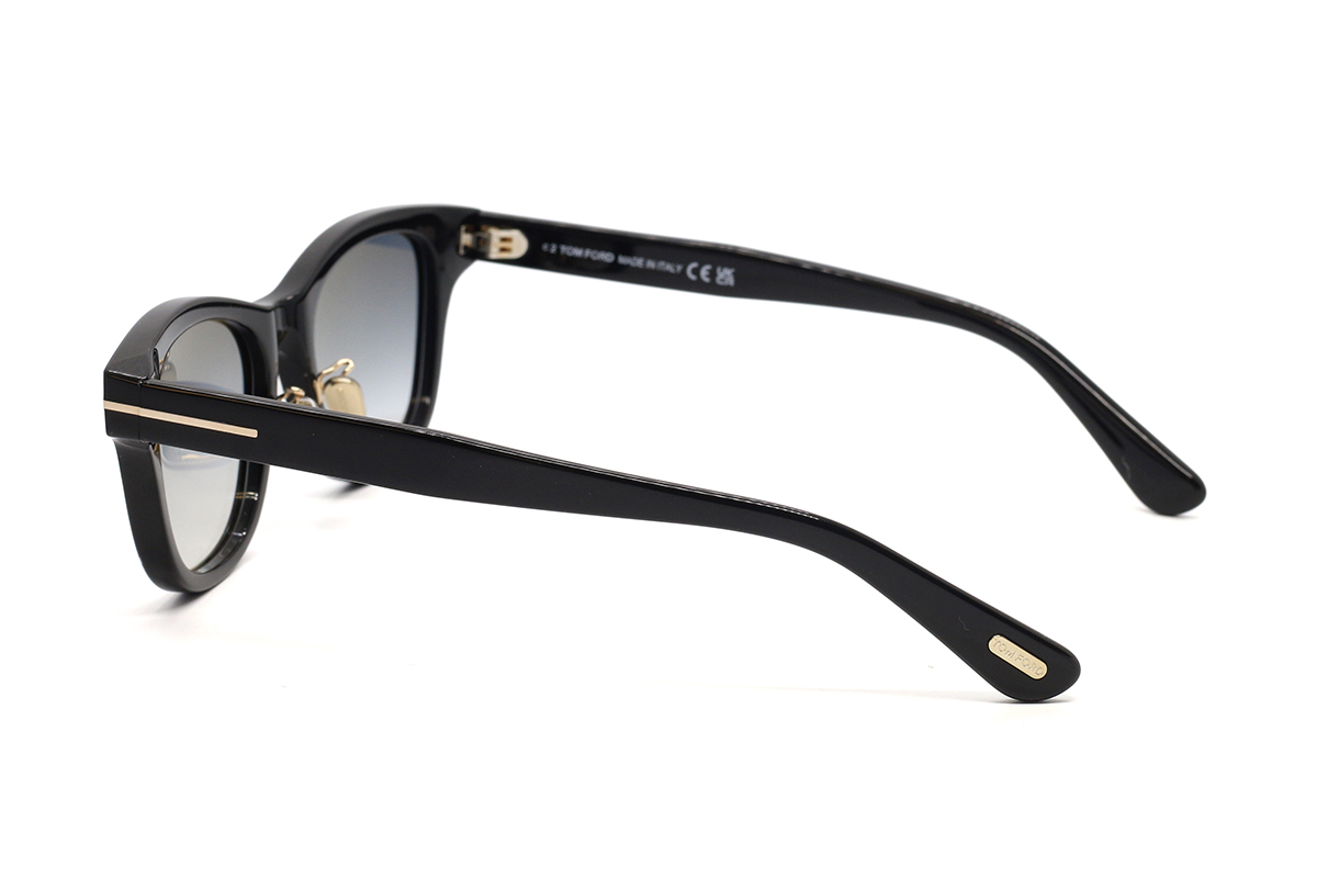 Окуляри сонцезахисні TOM FORD FT1353-D 01C 52 4 Окуляри сонцезахисні TOM FORD FT1353-D 01C 52 - Зображення 4